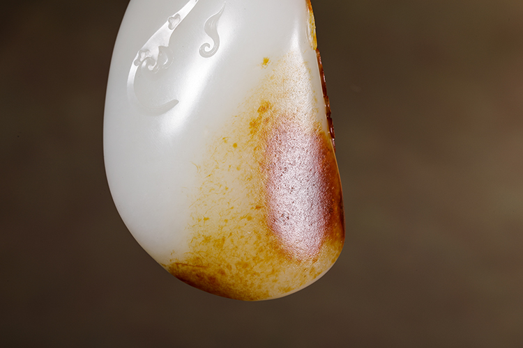 玉雕|「璞玉雅藏」聚红皮独籽 红皮白肉 于雪涛玉雕《花开富贵》和田玉籽料把件鉴赏