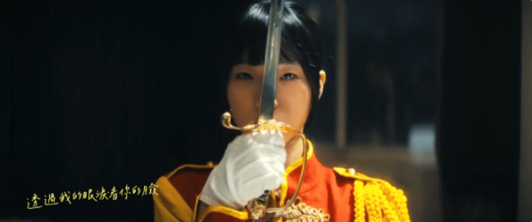 小S|小S大女儿哭戏引争议！面无表情被嘲像木头，小S发文力挺哭红眼