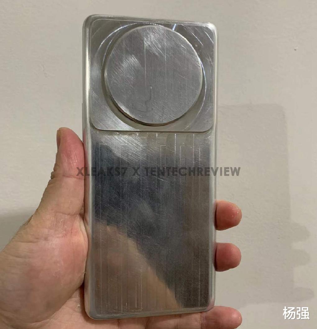 小米科技|顶配售价7299元起！小米12Ultra外观设计曝光，雷军信心满满
