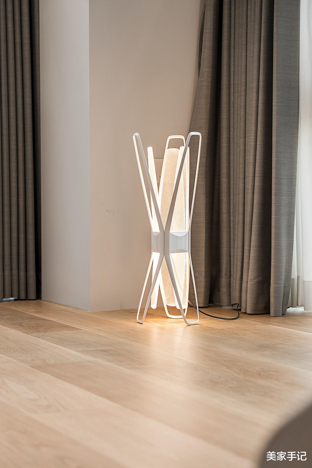 上海一家三口的新房，坚持客厅不买沙发、茶几，入住反而实用顺心