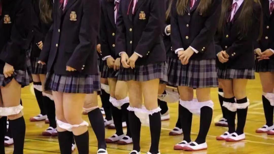那些奇葩的日本校规！女学生内裤只能穿白色，老师还会亲自检查