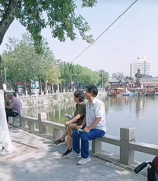 杜新枝|争议不断！姚策堂嫂再晒杜新枝郭希宽近照，为老两口祈福