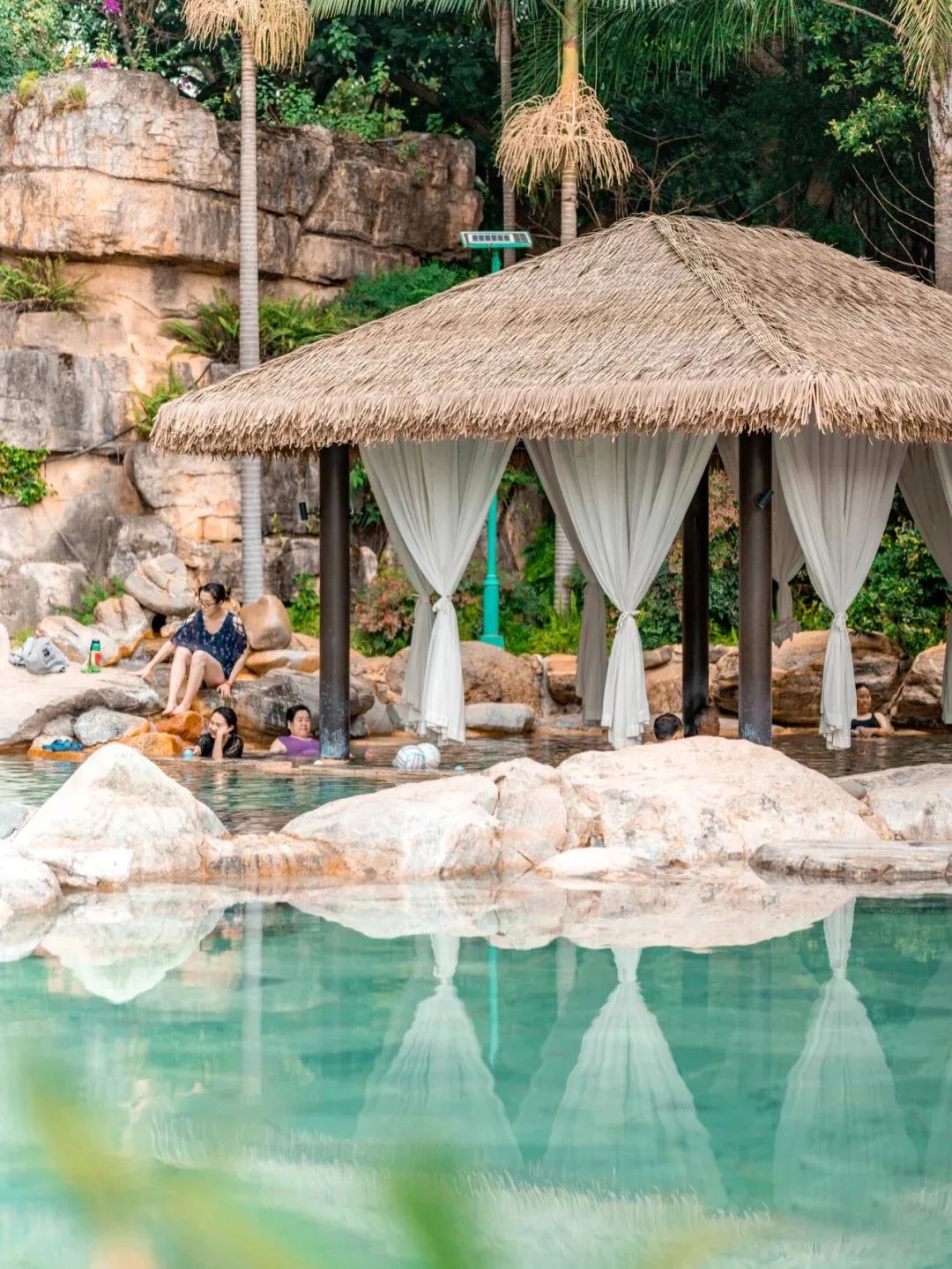 无量山|挖到一座20℃的避世小城，人均30畅泡温泉，一秒穿越摩洛哥，秋冬躺平正合适！