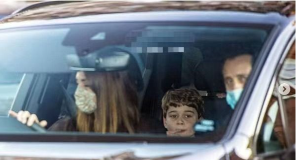 威廉|梅根风波后凯特携乔治王子现身，粉红蝴蝶结温柔着装现春日好心情。