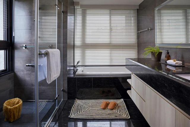 她真有眼光,把132㎡家装出了大平层的感觉,全屋没有一丝俗气