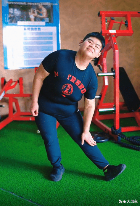 688斤王浩楠复胖，177CM体重128KG，网友：体脂率还有40减不下来