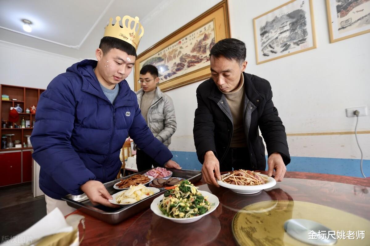 |乡镇公务员大量招人,看看他们的工作内容和待遇,你还愿意去吗