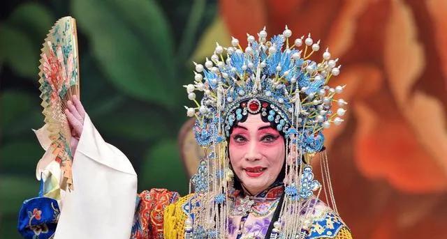 京剧|传统京剧进入教材没问题，为何样板戏进京剧遭到梅葆玖先生反对