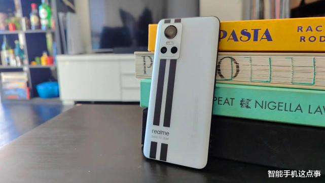 realme|realme真我新旗舰正式官宣：带来颜值性能双巅峰，7月发