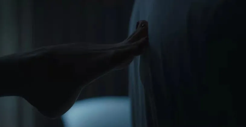 宁德|Netflix《解禁男女》谁能拒绝“狗狗”男友?猎奇视角看爱的三角理论