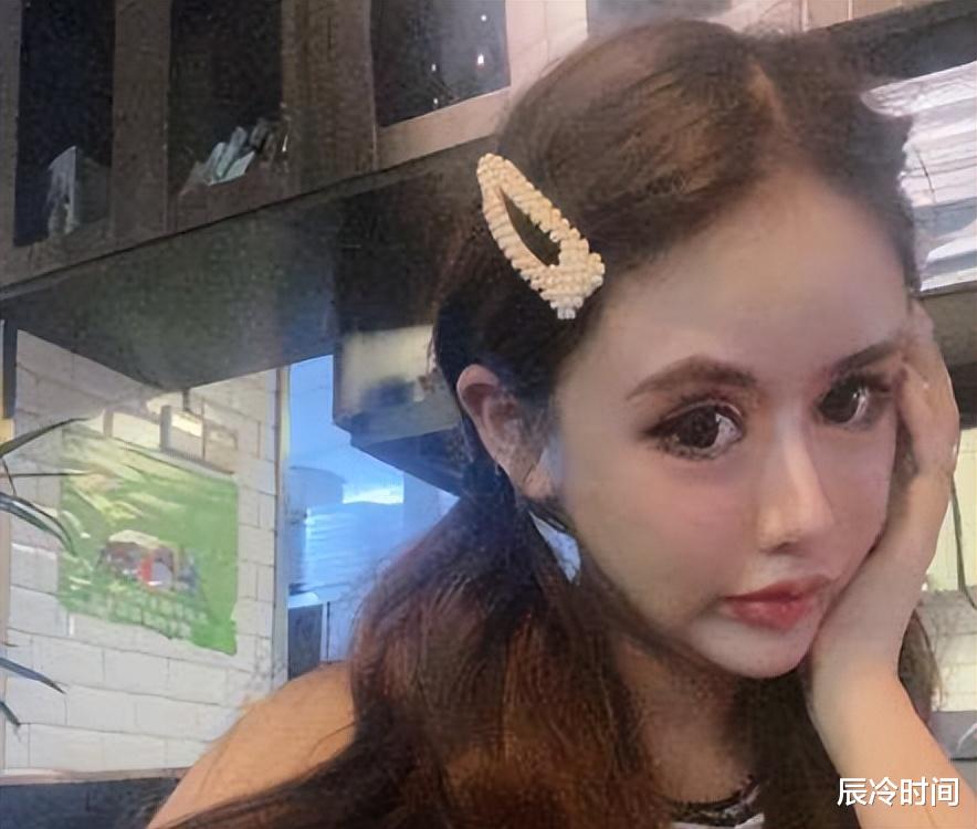 顾漫|“真人芭比”周楚娜：花费400万整容上百次，一张脸抵一辆跑车