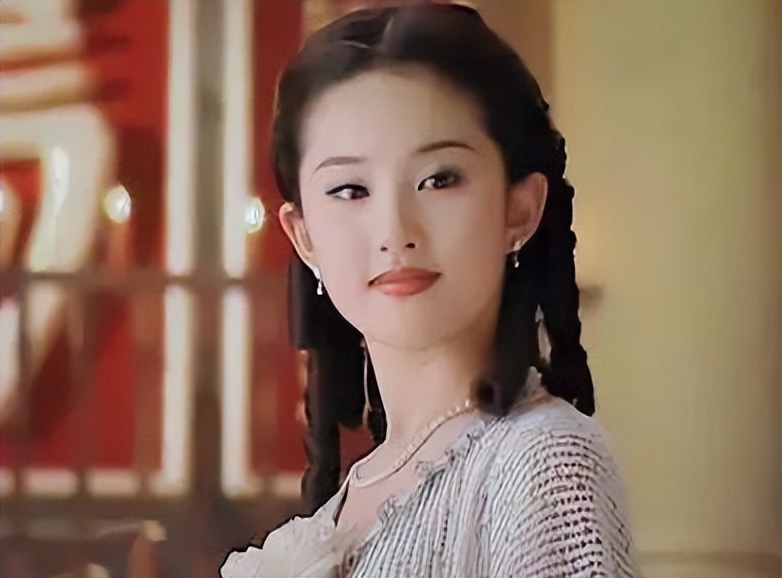 杨采钰|5年后,再看冯小刚的“芳华三美”,各自境遇天差地别