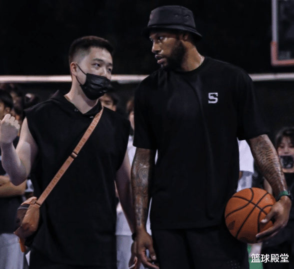 索尼·威姆斯|要走了！威姆斯已收拾好行李，下午离开酒店前往机场，众球迷送别