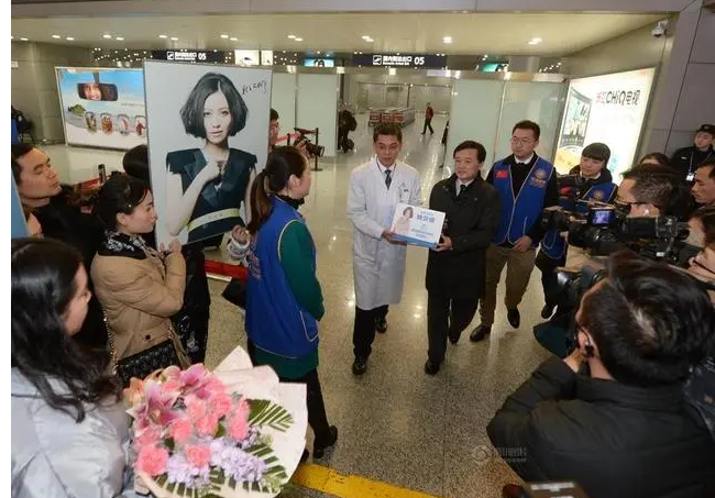 姚贝娜|武汉歌手姚贝娜:33岁患癌离世,捐献眼角膜,生前为何拒绝化疗?