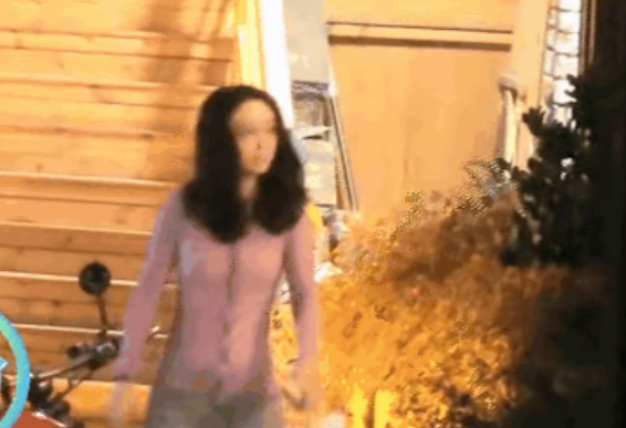 吴倩突然引发热议被媒体拍到了,而拍到的内容又过分真实和搞笑。