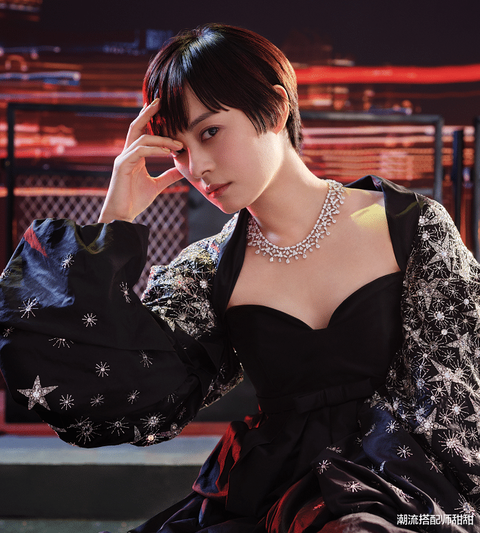 周楠|无修镜头中的孙俪看着五官真挺大的，虽然短发像出油了，但很精致