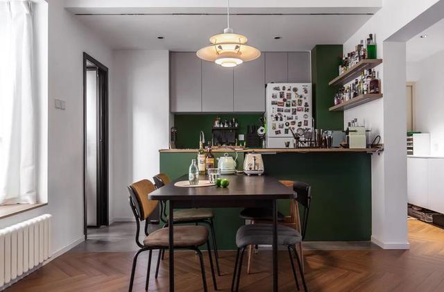 她家85㎡,全屋布置得井井有条,光一个厨房就把我迷住了,晒晒!