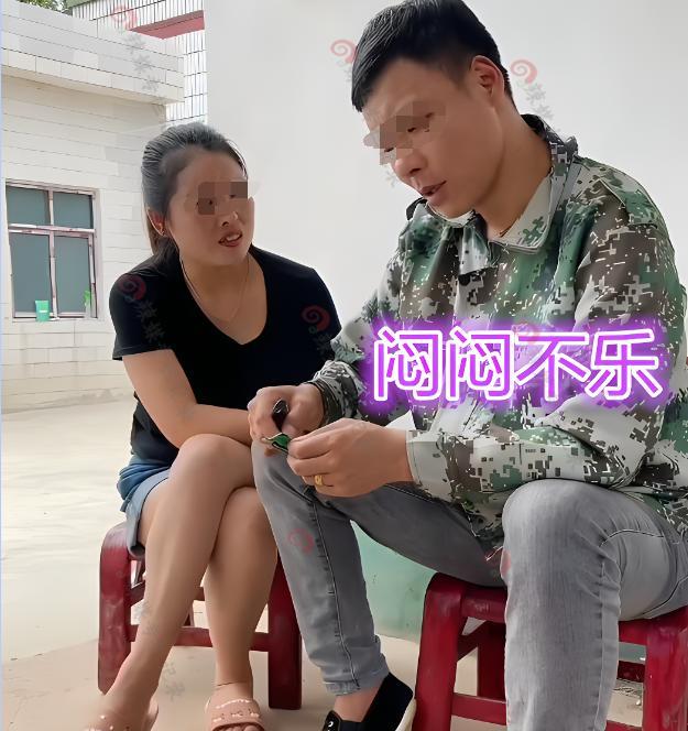 丈母娘暗地欺负上门女婿,在女儿面前装好人,女婿委曲求全不敢说