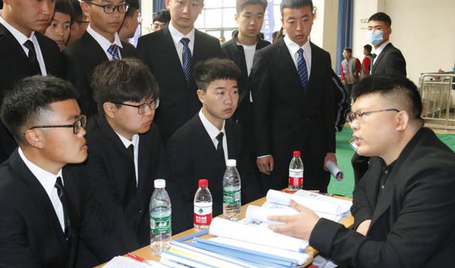 求职|国铁招聘:单一个地区就预计招录3千多人,五险二金待遇好