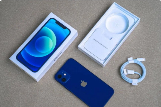 苹果|超400亿“收入囊中”，苹果“遮羞布”被扯下，库克果然是个商人