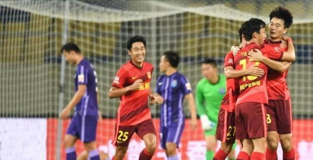 国足|国足一夜三消息！史上最严限薪令来袭，国足成新冠密接，李磊爆发