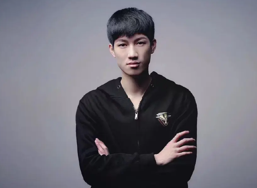 官宣|大周女皇女流官宣结婚！网友：高考状元找网瘾少年？