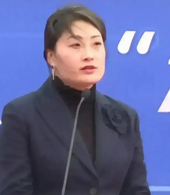 宗馥莉|39岁总裁宗馥莉:近照曝光,白发显眼眼袋深,30亿身家,却未谈过恋爱