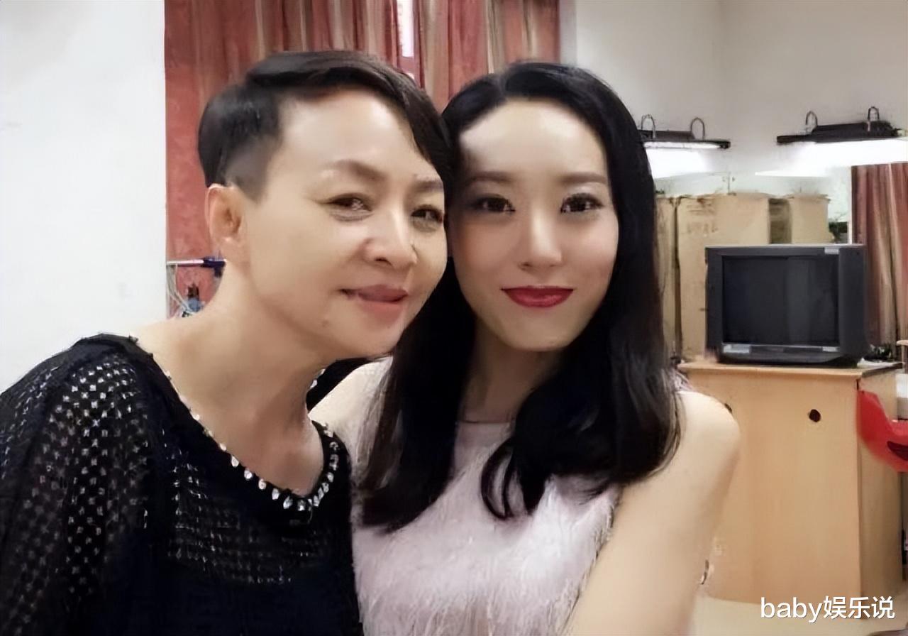 王博谷|“宋丹丹儿媳”王博谷：嫁小7岁巴图连生两子，和婆婆相处成姐妹