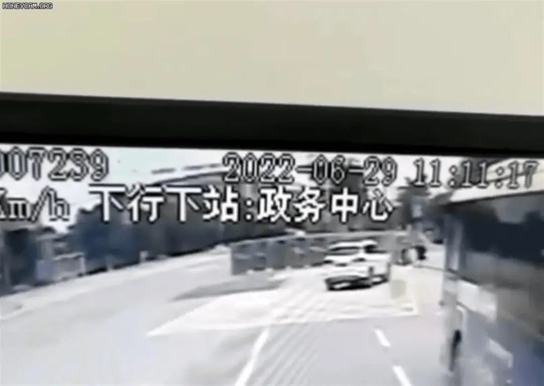 她抢救无效去世,才22岁!“离婚路上,被丈夫驾车碾压”