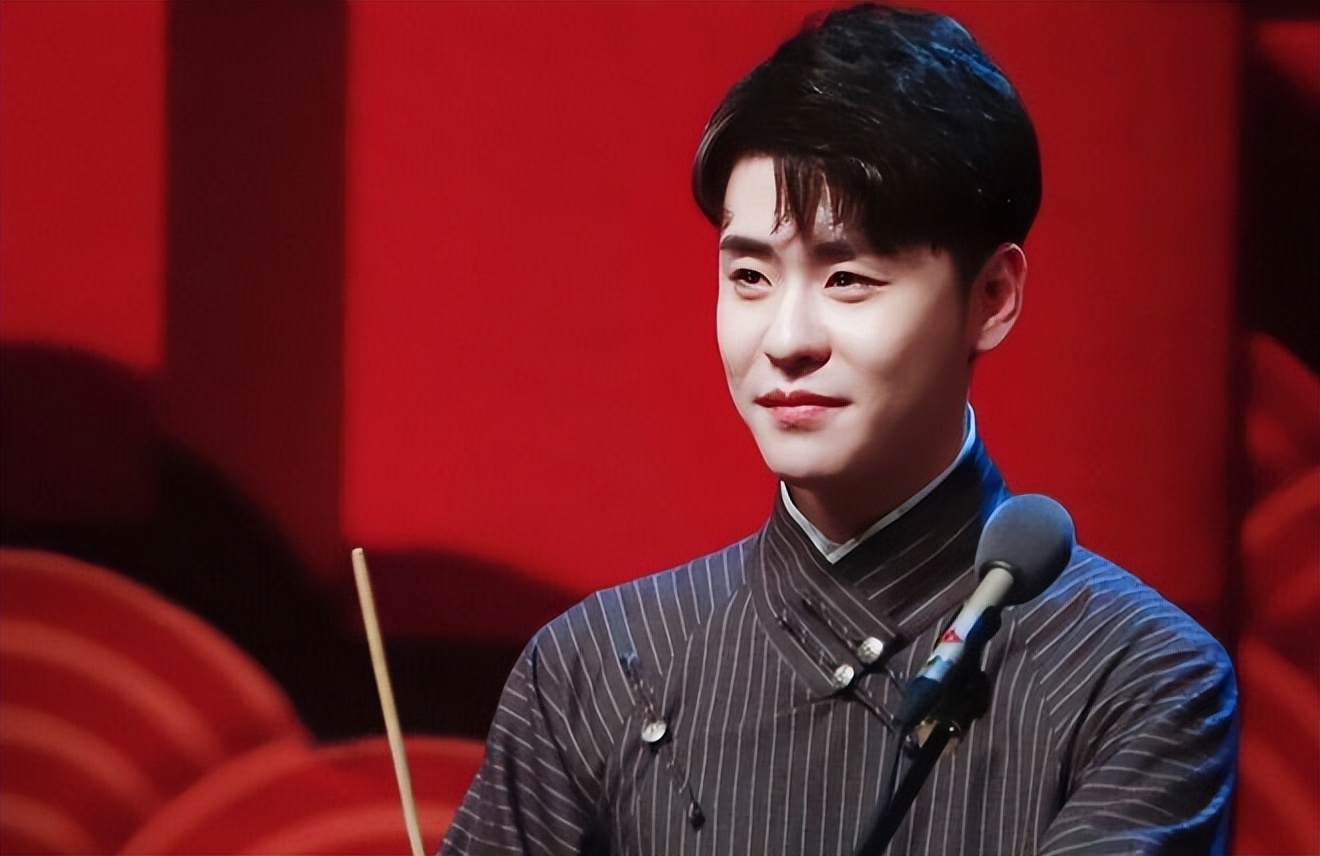 德云社|岳云鹏发飙，4000观众大喊退票，德云社的角儿从不畏惧退票