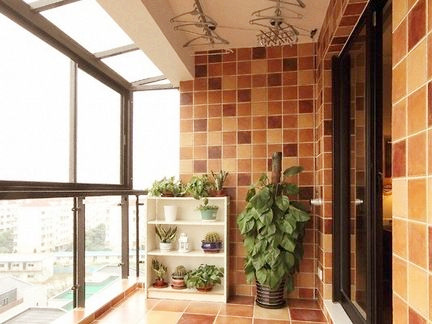 阳台瓷砖要不要贴到顶?资深老师傅是这样建议大家的!