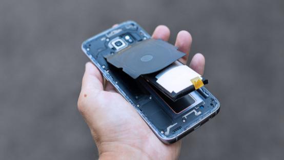 为什么手机厂商集体放弃可拆卸电池？