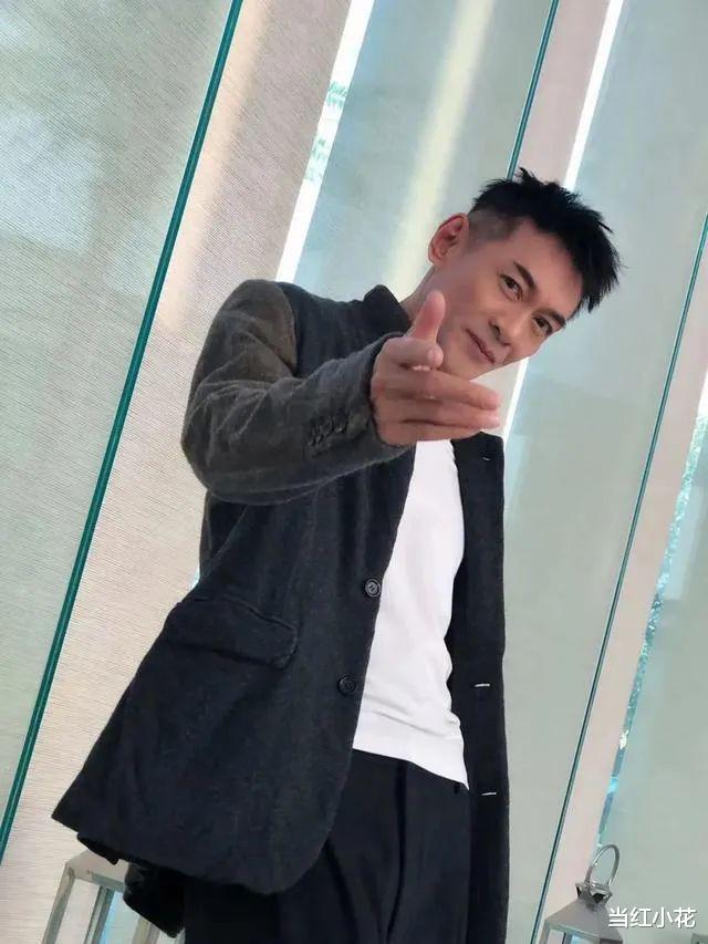 江华|撞脸刘德华、曾是香港顶流的他，却在当红时退圈卖保险