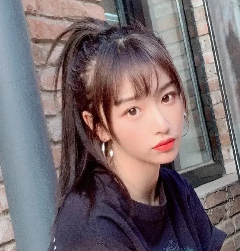 杨幂|不只是杨幂,半个娱乐圈女星都“秃”了,连95后都跟假发片杠上了