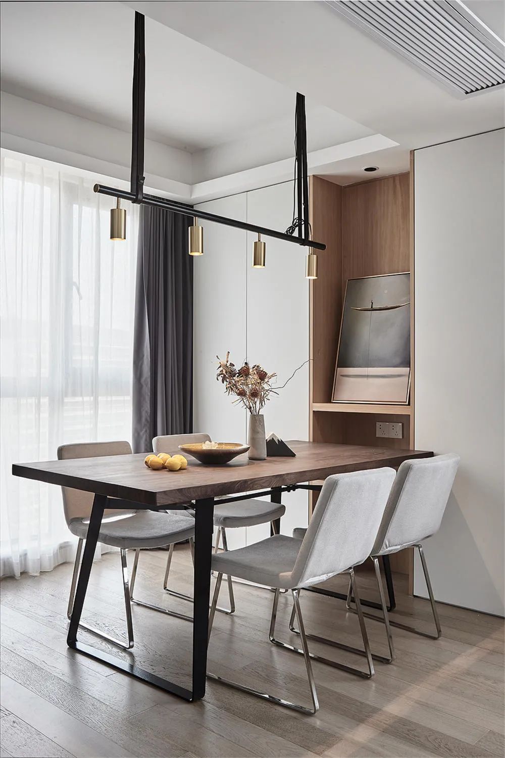 老破小VS远大新：每一处都实用的89m2两居室，这夫妻俩太会了！