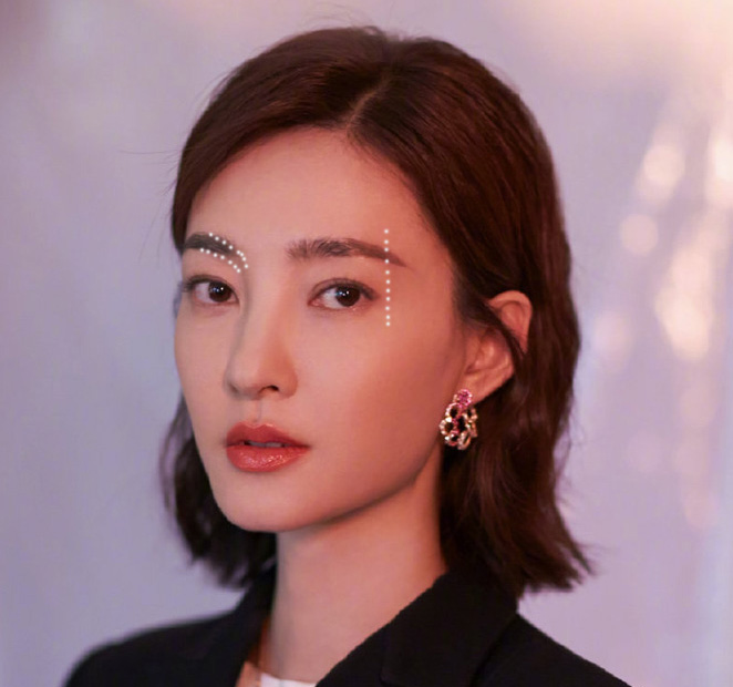 李川|王丽坤这是素颜吗？英气十足！5个技巧画法！你也可素颜又自信。