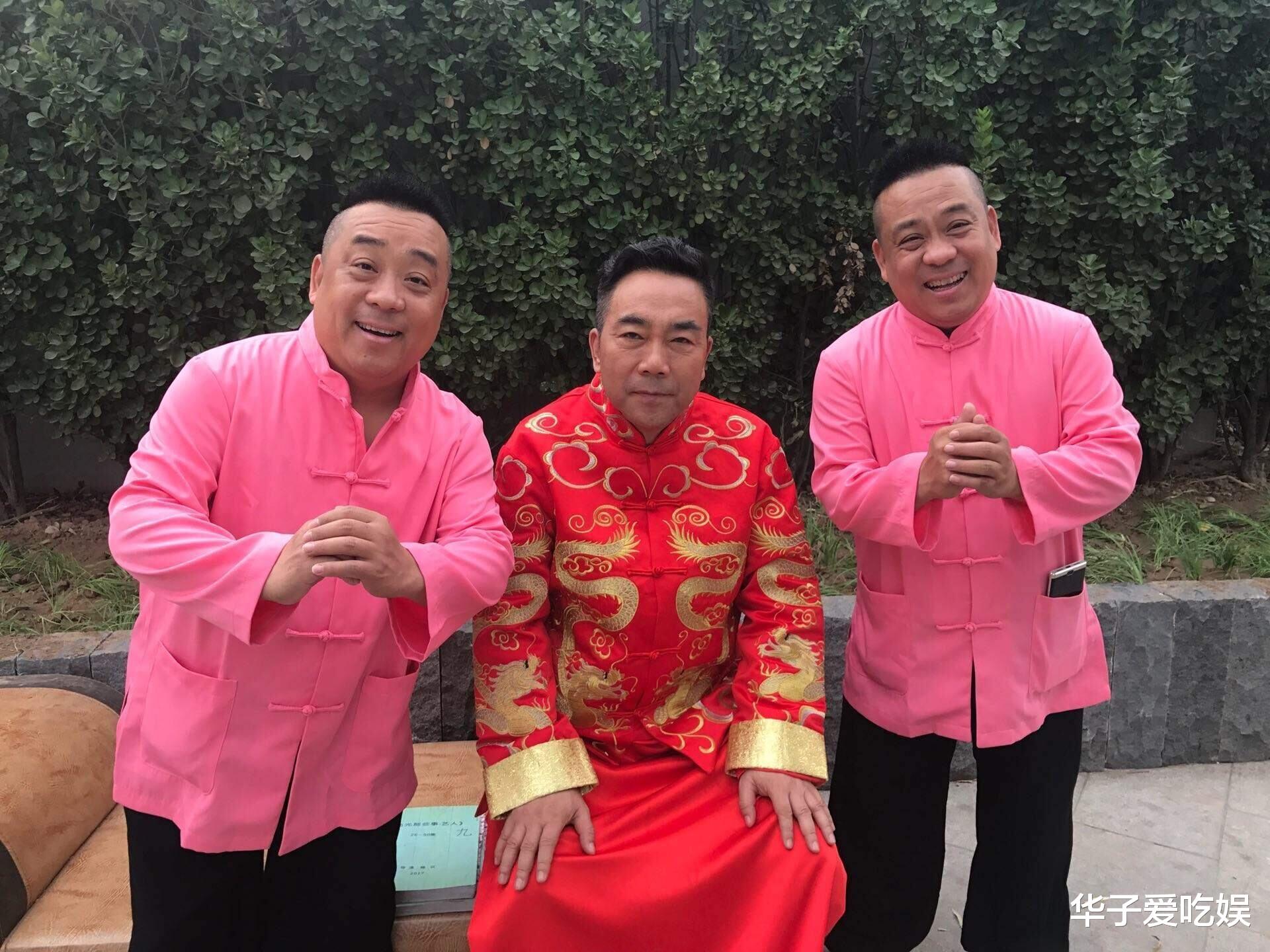 郭德纲|同样是过生日，郭德纲徒子徒孙满堂，而侯耀华的徒弟却纷纷缺席！