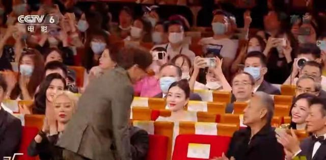 明星素颜|刘晓庆咖位不如宁静?宁静和陈道明们坐在一排,旁边是张涵予