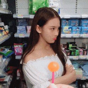 黄秋燕|离婚25年后 ，李连杰与前妻黄秋燕在北京重逢，并合影留念