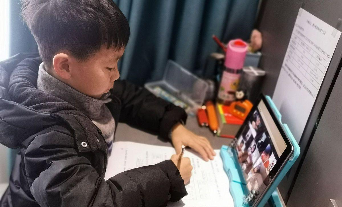 网课收费软件引起争议,真正的为知识付费,这场闹剧该如何结束?