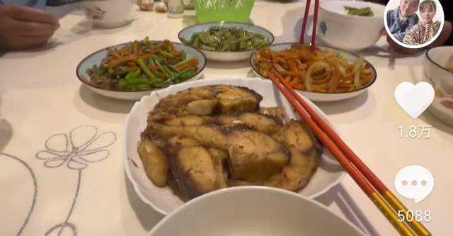 郭希宽|温情满满!熊磊晒公公郭希宽做饭画面,一家团聚其乐融融惹人羡