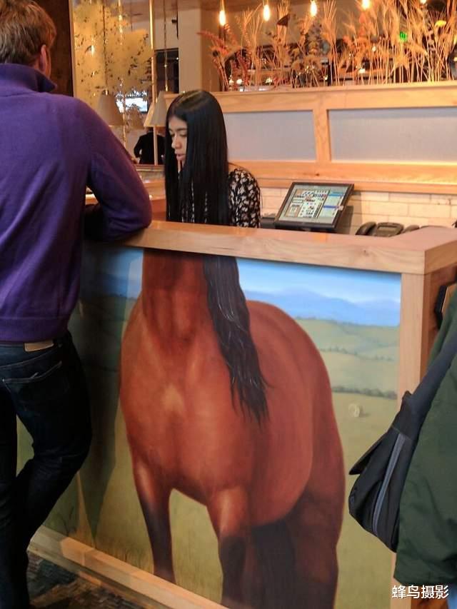 40个国外的奇葩设计，公厕小便池带盖，马桶对着坐，电梯要自己走