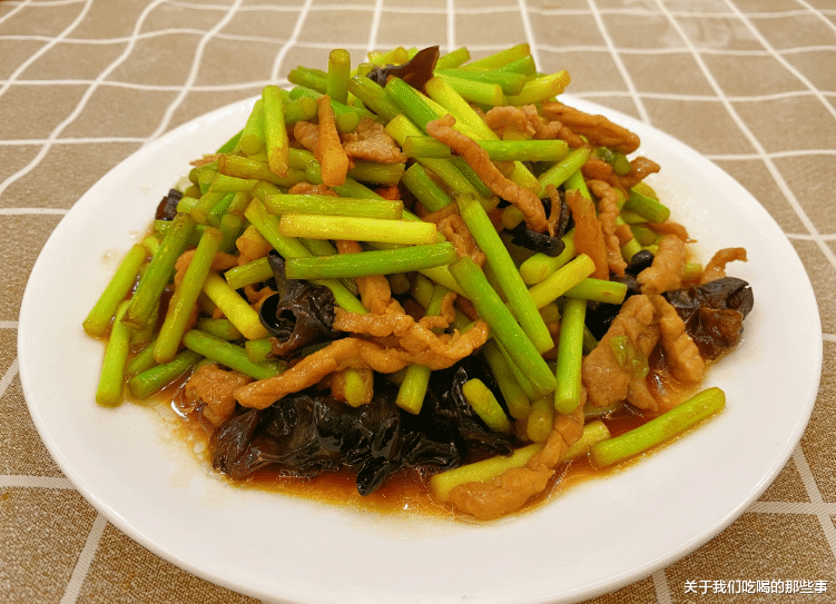 病毒“死对头”找到了!建议中老年人,多吃4种食物,杀菌抗病毒