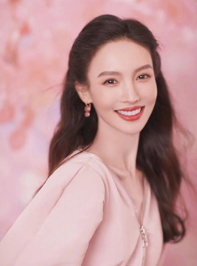 郑欣宜 春日彩色匹配，百变少女闪亮登场