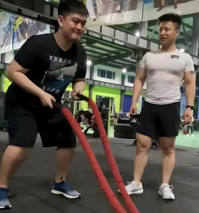 赵本山|赵本山全家大团圆,网曝其儿子创业做生意,却亏损了上亿元资金