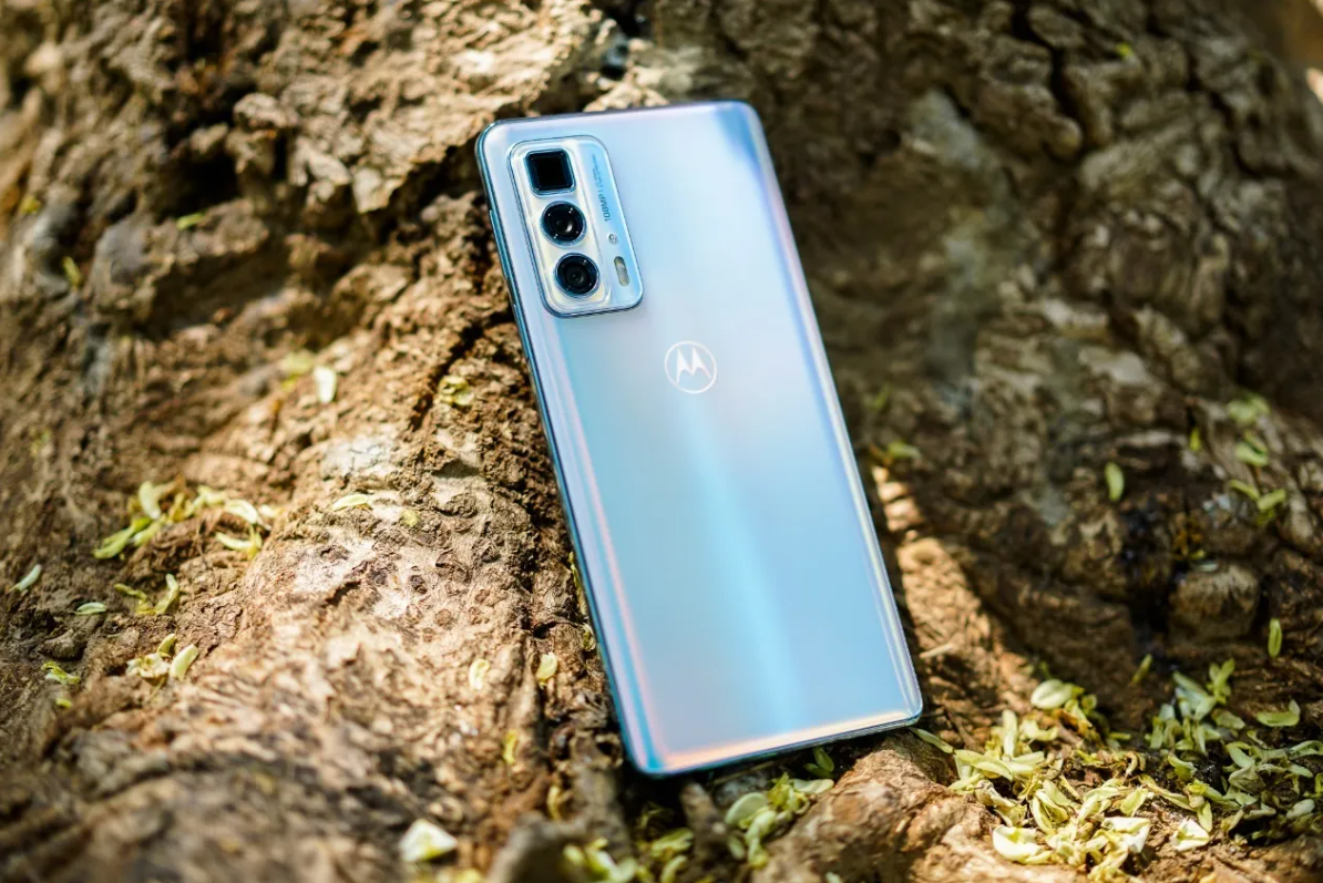 摩托罗拉|千元机中最高配，12GB+256GB+一亿像素，50倍变焦旗舰跌至1598元