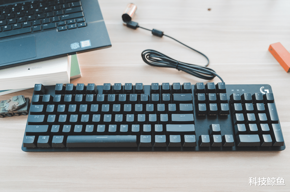 机械键盘|数码党的开年好物,直接被罗技G412 SE机械键盘给帅到了