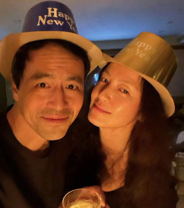 林熙蕾|47岁港剧女神退圈10年秀恩爱，总裁老公似工人，富士康老板娘露面