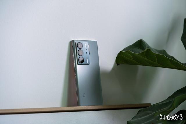 中国制造|中兴Axon40Ultra：屏下镜头+16GB+1TB，仅售7298元