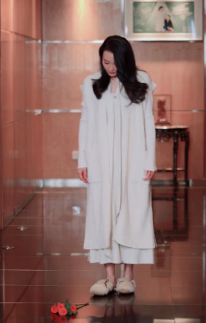 阔太王艳罕晒豪宅内景!面积宽敞装修似酒店,地板干净到反光